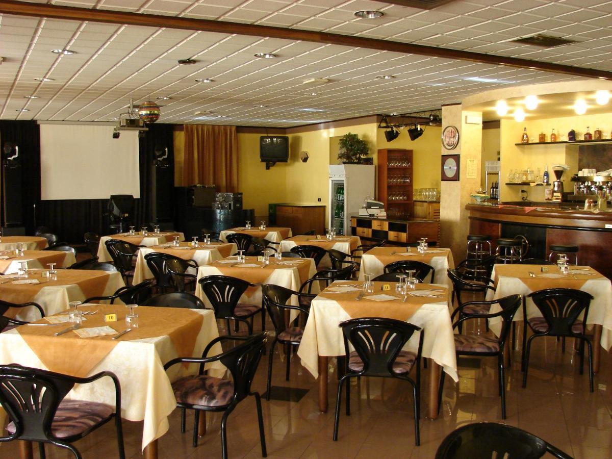 Hotel Faro มอนติเคียรี ภายนอก รูปภาพ