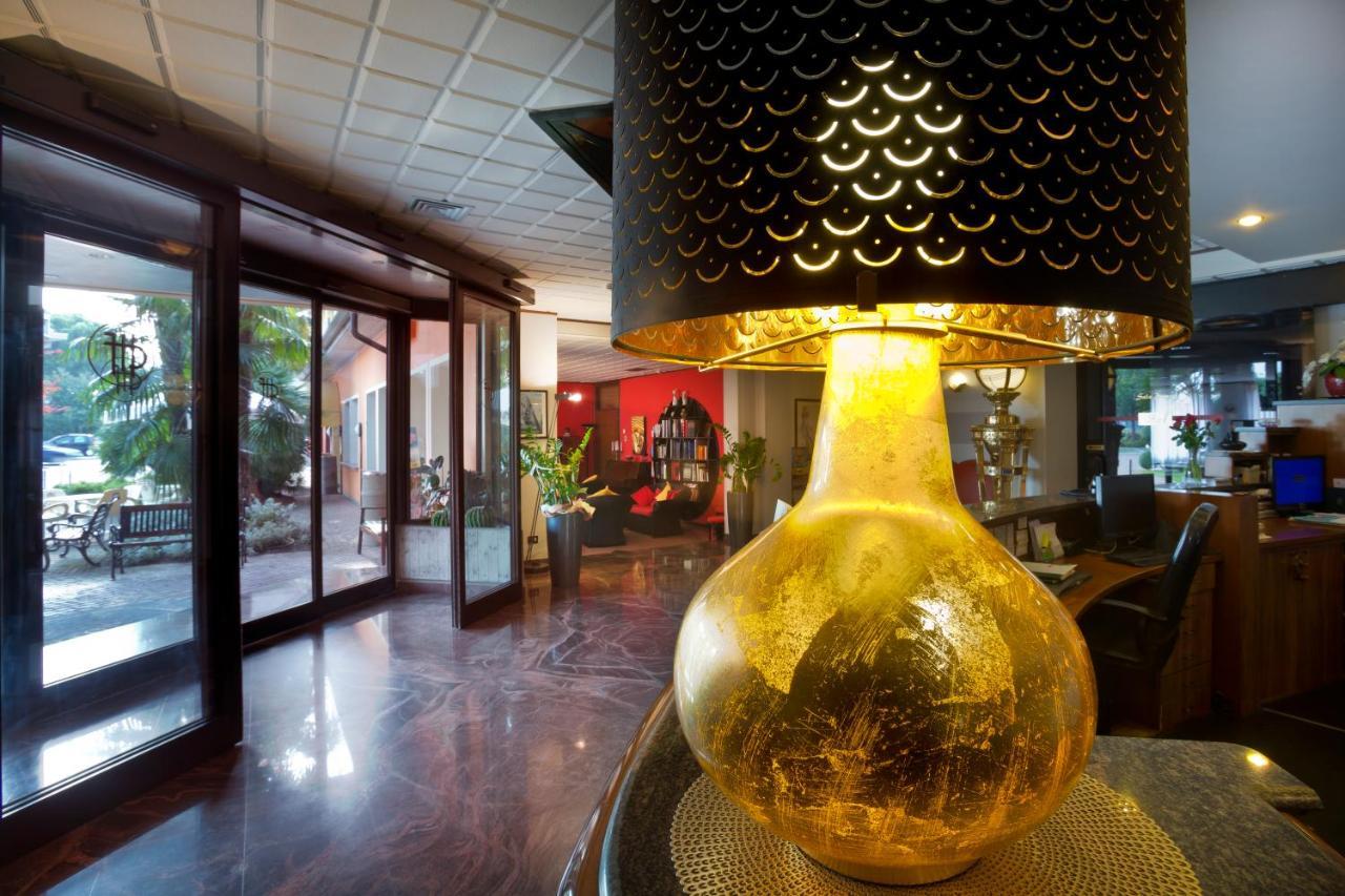 Hotel Faro มอนติเคียรี ภายนอก รูปภาพ