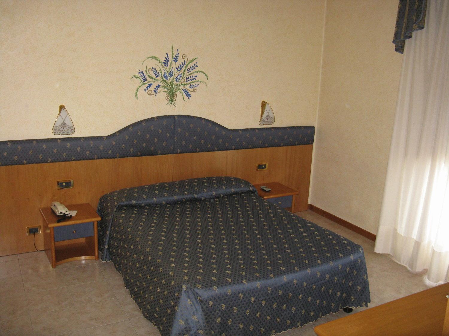 Hotel Faro มอนติเคียรี ภายนอก รูปภาพ