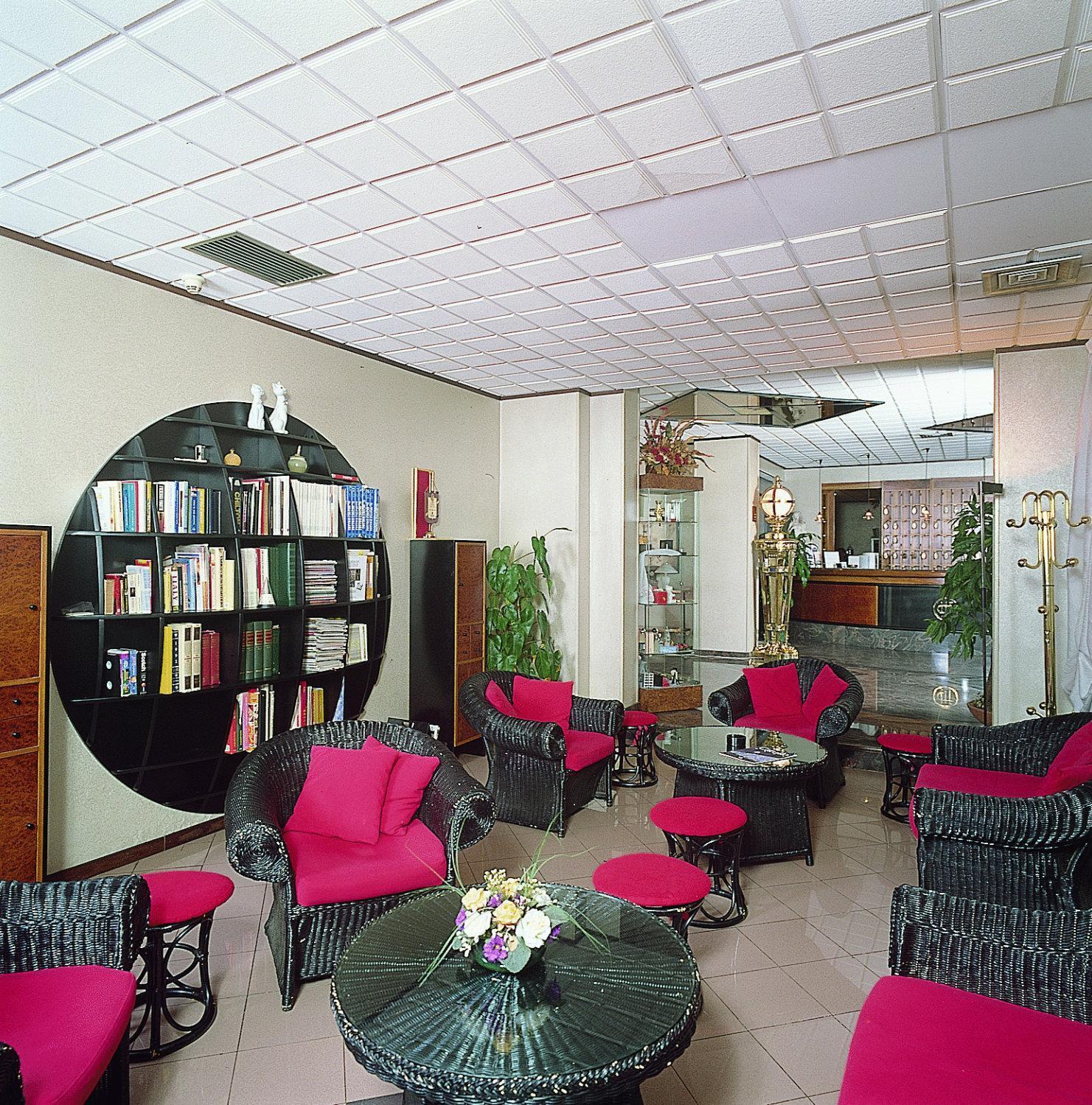 Hotel Faro มอนติเคียรี ภายนอก รูปภาพ