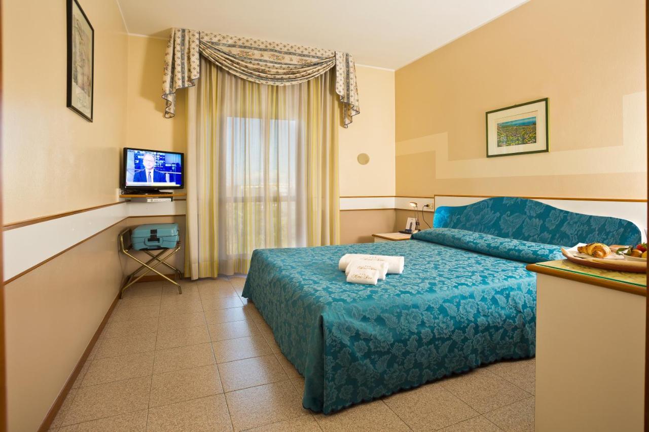 Hotel Faro มอนติเคียรี ภายนอก รูปภาพ
