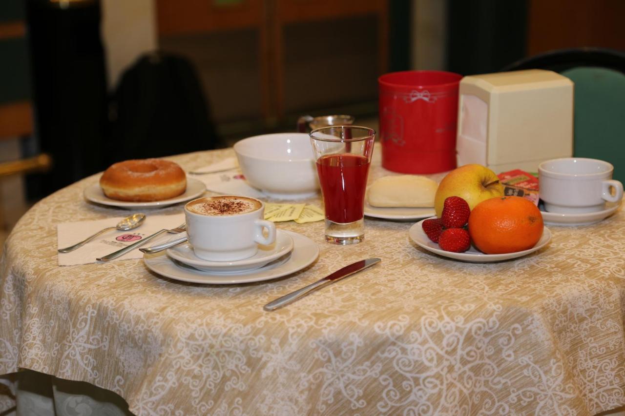Hotel Faro มอนติเคียรี ภายนอก รูปภาพ